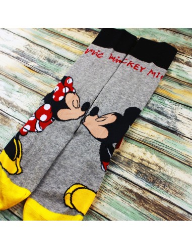 Beso Mágico: Calcetín de Minnie y Mickey para Enamorar tus Pies